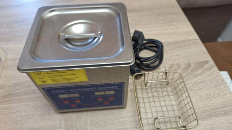 Vendo maquina de ultrasonidos de acero inox, por no usarla esta seminueva poco uso.
La vendo por 30€ mas 02