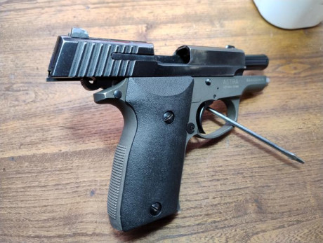 Vendo pistola Astra A75L en estado IM-PRE-SIO-NAN-TE. Pavones como recién salida de fábrica, revisada 00