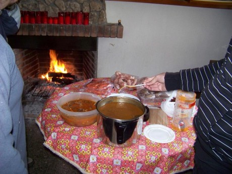 Venga empezar a colgar fotos de la comilona de hoy!!
Un dia fantástico, rodeado de unos MUY BUENOS AMIGOS. 01