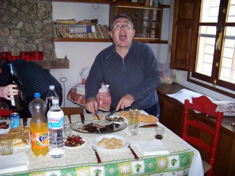 Venga empezar a colgar fotos de la comilona de hoy!!
Un dia fantástico, rodeado de unos MUY BUENOS AMIGOS. 40