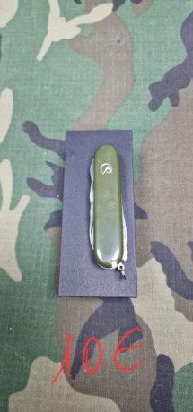 Cuchillos y navajas por cierre de tienda 30