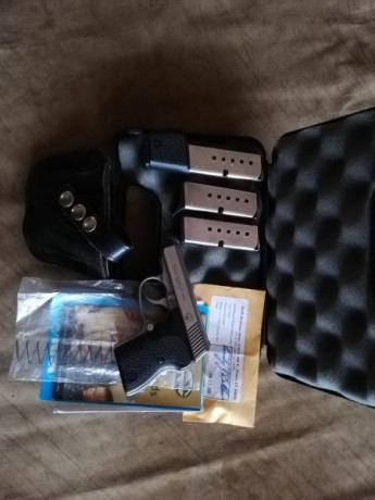Se vende una pequeña gran pistola marca NAA modelo Guardian, calibre 9 mm corto. Un solo dueño.
Arma de 02