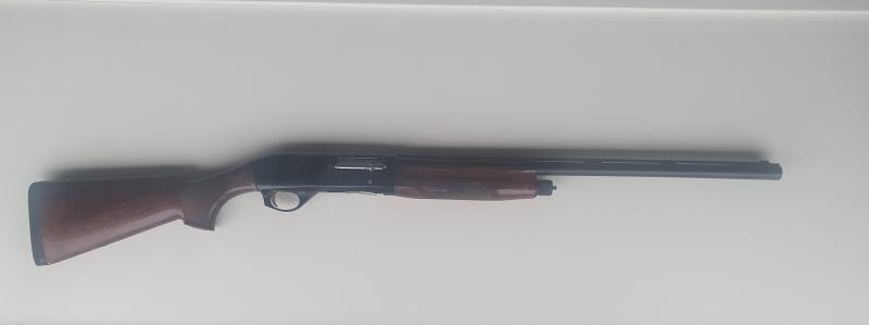 Benelli montefeltro beccaccia,con cañon de 61 cm extriado y cromado el año pasado.Pocos disparos desde 02