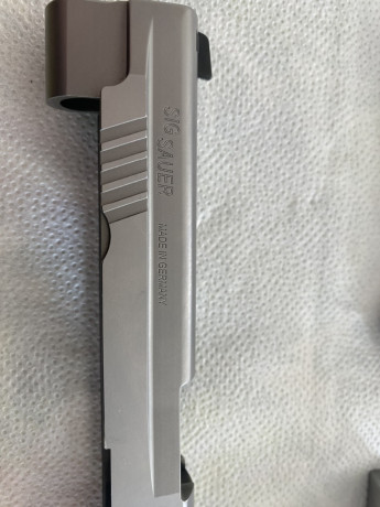 Muy buenas a todos.

Pongo en venta una Sig Sauer P 226S Xfive Classic (La alemana) en acero inoxidable 20