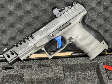 Vendo Walther Q5 Match, con punto rojo, 4 cargadores 15 disparos + 2, Funda Gosh, impecable, guiada en 32