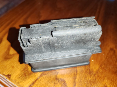 vendo estos cargadores de
 fn 7mmrmg bar2 , mk3 , long track ........ de 3 balas en 50€ 
merkel sr1 30-06 00