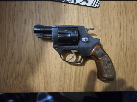 Se vende revolver astra calibre 38 special. Guiado en A.

Portes a cargo del comprador. Se encuentra en 00