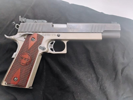 Hola, buenos días compañer@s

Pongo a la venta una de mis armas  STI TARGET MASTER, una máquina de hacer 01