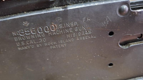 Hola!
Tengo una M1919 inutilizada, con su trípode de 1942. Una cosa curiosa de ella es que se trata de 11