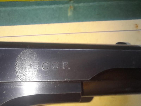 Pistola Star S, calibre 9 Corto, con dos cargadores, en perfecto estado mecánico y buen estado estético, 10