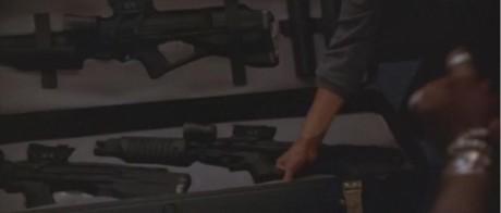 Compañeros,

En vista de las ganas de algunos (Elcafe, Wilcow, Vrakk, etc) por adivinar armas de películas 171