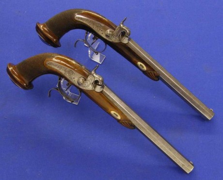 Voy a colocar unas fotos de un arma larga alemana de llave de mecha del siglo XVI. 110