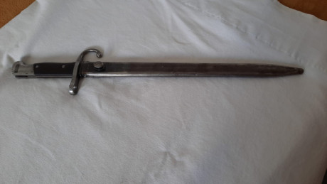 Un amigo vende, por razón de enfermedad y edad, algunas bayonetas que coleccionó.

Me ha enviado foto 00
