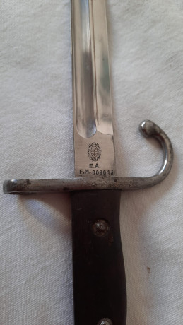 Un amigo vende, por razón de enfermedad y edad, algunas bayonetas que coleccionó.

Me ha enviado foto 10