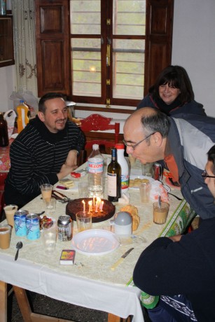 Venga empezar a colgar fotos de la comilona de hoy!!
Un dia fantástico, rodeado de unos MUY BUENOS AMIGOS. 160
