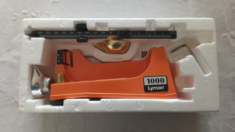 Limpia vainas gran capacidad   Lyman 2500 pro mágnum   130 euros 
Dosificador  lyman n°55     100 euros 02