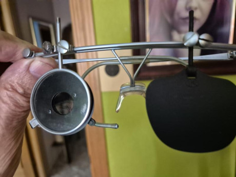 Sigo vaciando cajones. Vendo gafas de tiro Knobloch con diopter, tapa ojos laterales y tapa ojos. 150 00