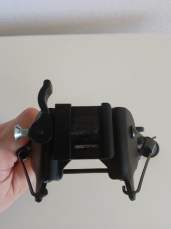 Súper robusto con patas cuadradas, doble bloqueo. Enganche a picatinny. Como nuevo.

Precio: 40€ VENDIDO

 10