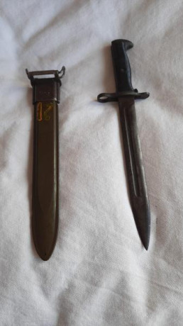 Procedente de la colección de mi amigo enfermo.

Bayoneta para el fusil  Garand M1 . En bastante buen 01