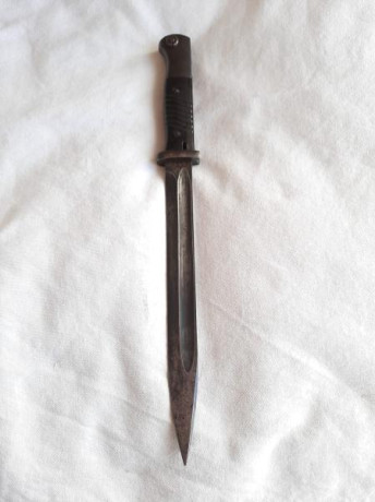 Procedente de la colección de mi amigo enfermo.

Bayoneta para el fusil  K-98 . En buen estado.

En la 10