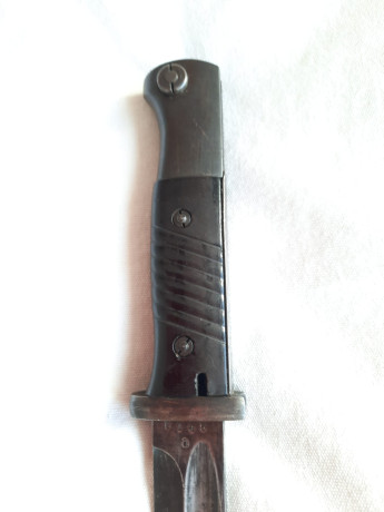 Procedente de la colección de mi amigo enfermo.

Bayoneta para el fusil  K-98 . En buen estado.

En la 21