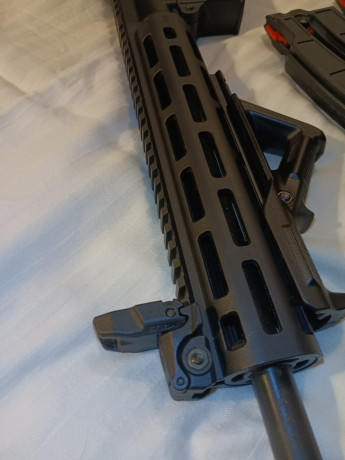 Vendo carabina Smith & Wesson M P15 Sport.
Pocos disparos, en perfecto estado. Disparador afinado.
Lleva 00