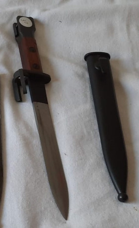 Procedente de la colección de mi amigo enfermo.

Bayoneta para el  Fusil de Asalto FAL  (Fusil Automatique 00
