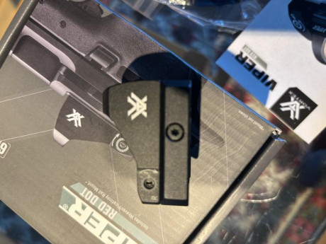 Se vende Red dot Vortex Viper apenas usado, en su caja por 200€,está en Barcelona por si se quiere ver. 02