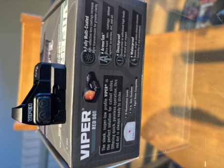 Se vende Red dot Vortex Viper apenas usado, en su caja por 200€,está en Barcelona por si se quiere ver. 00
