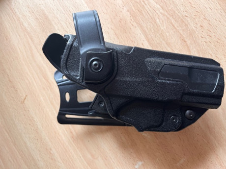 Por cambio de arma corta, vendo funda Radar Xtrem 3 diestra, en estado impecable, para Walther P99. Está 02