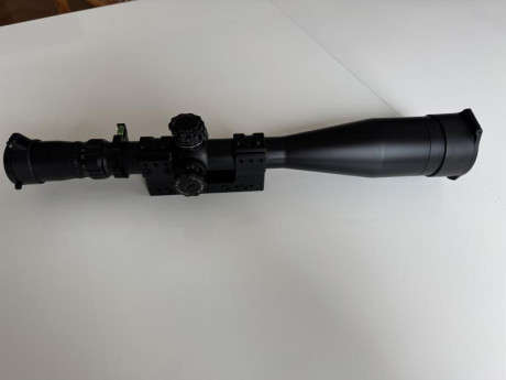 Visor para larga distancia 80x, perfecto, solo usado en aire y 22 lr, perfecto, impecable sin marcas ni 10
