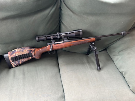 Vendo rifle Remington SEVEN CDL ( madera con puntal de ébano), en calibre 7.08.
Presión del gatillo ajustable.
Cantonera 02