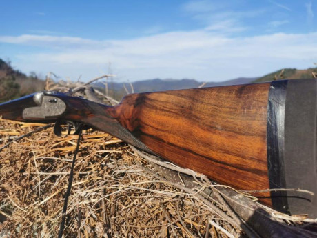 Se vende Aya 53 calibre 12, 3 y 1 *, expulsora, cañones de 70 cm, grabados artesanales, maderas alto grado...un 11