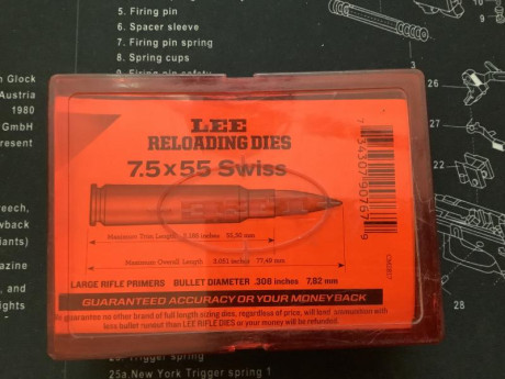 Se vende juego Dies de 7.5x55 Swiss de la marca Lee, usados en buenas condiciones,el precio es de 35€ 01