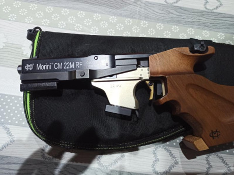 vendo pistola morini CM RF cal 22 ,la pistola esta en perfectas condiciones,la cacha es una M.

su precio 01