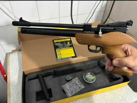 Se vende pistola artemisa pp800
Pistola totalmente nueva 
120  € más portes 01