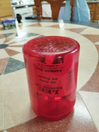 Hola:

Se ponen a la venta Set de Dies de Recarga Lee para Calibre 38 Super Auto. Sólo se han usado en 00