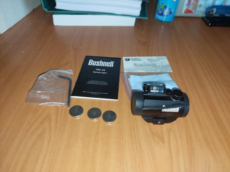 Punto rojo Bushnell Tsr-25, polivalente, en su caja, tres baterías, con todos los accesorios. En buen 01