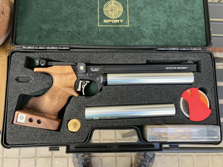 Pongo a la venta una pistola steyr lp 50 con menos de 50 tiros, una feinwerkbau con mas tiempo pero sin 02