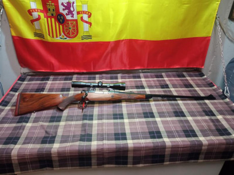 Buenos días compañeros.
Un Winchester 70 (pre64) el modelo super grade, en cartucho 338 wm, lleva bases 00