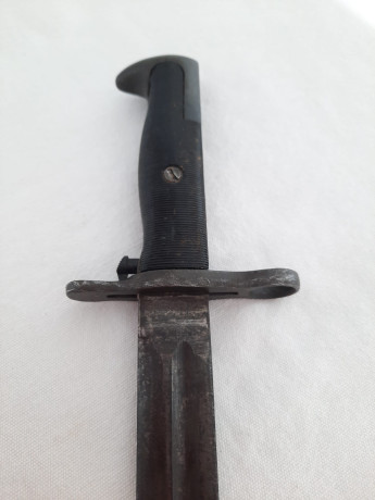 Un amigo vende, por razón de enfermedad y edad, algunas bayonetas que coleccionó.

Se trata de una bayoneta 11