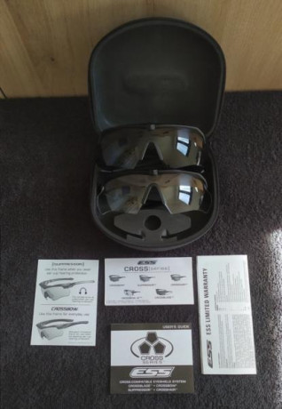 Tengo un par de unidades de este pack de gafas balísticas.
Completamente originales. Cumplen con los estandares
-Ansi 02