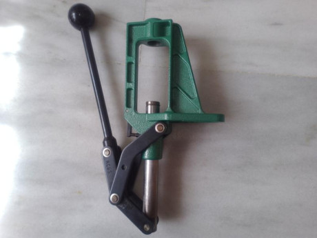 Se vende prensa de la prestigiosa marca RCBS modelo Partner Press , poco uso y en perfecto estado ya que 00