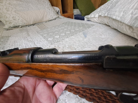 Pongo a la venta rifle Mauser 7x57 de un amigo.

El precio de venta son 350 €, transporte por cuenta del 02