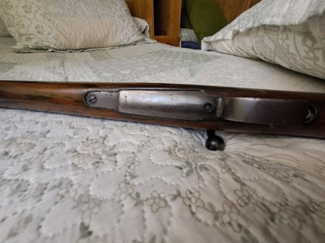 Pongo a la venta rifle Mauser 7x57 de un amigo.

El precio de venta son 350 €, transporte por cuenta del 01