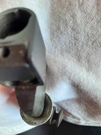 Un amigo vende, por razón de enfermedad y edad, algunas bayonetas que coleccionó.

Se trata de una bayoneta 11