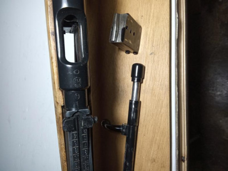 Pongo en venta la carabina PAZ de 9mm largo ,recién restaurada , se encuentra en Tarragona. 
       La 12