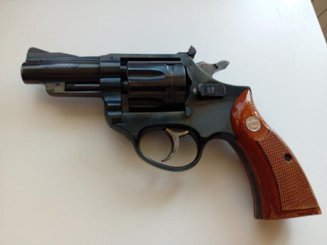 Se vende revólver Astra en 3 pulgadas, calibre 357 Mágnum y tambor de 6 disparos, alza regulable.
Impoluto 21