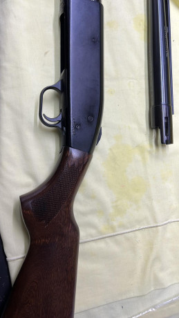 Vendo corredera nueva 
Dos cañones 
Uno de bala estriado de 59 cm
Otro cañón liso com polichokes intercambiables
Solo 02