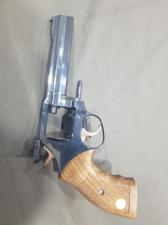 Por exceso de cupo vendo revólver Manurhin mod. MR .32 MATCH no ha tirado ni 500 tiros lo tenia como 2ª 01